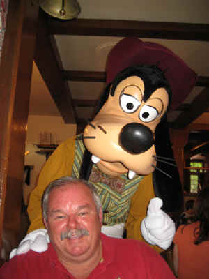 Goofy at Liberty Tree Tavern